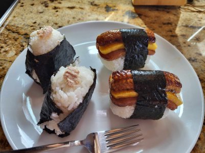 eel Musubi and salmon & tuna Musubi balls.jpg