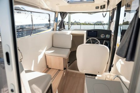 bayliner-trophy-t25ph-pilothouse-boat-2024-0957-gallery1.jpg