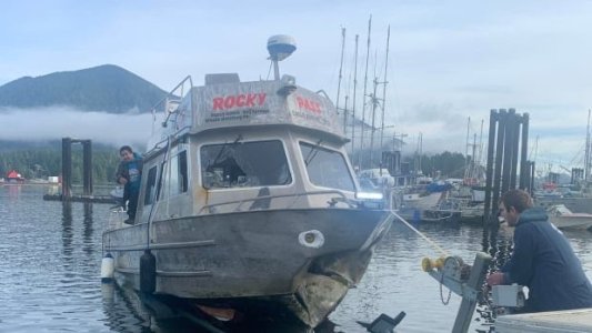 tofino-boat-incident.jpg