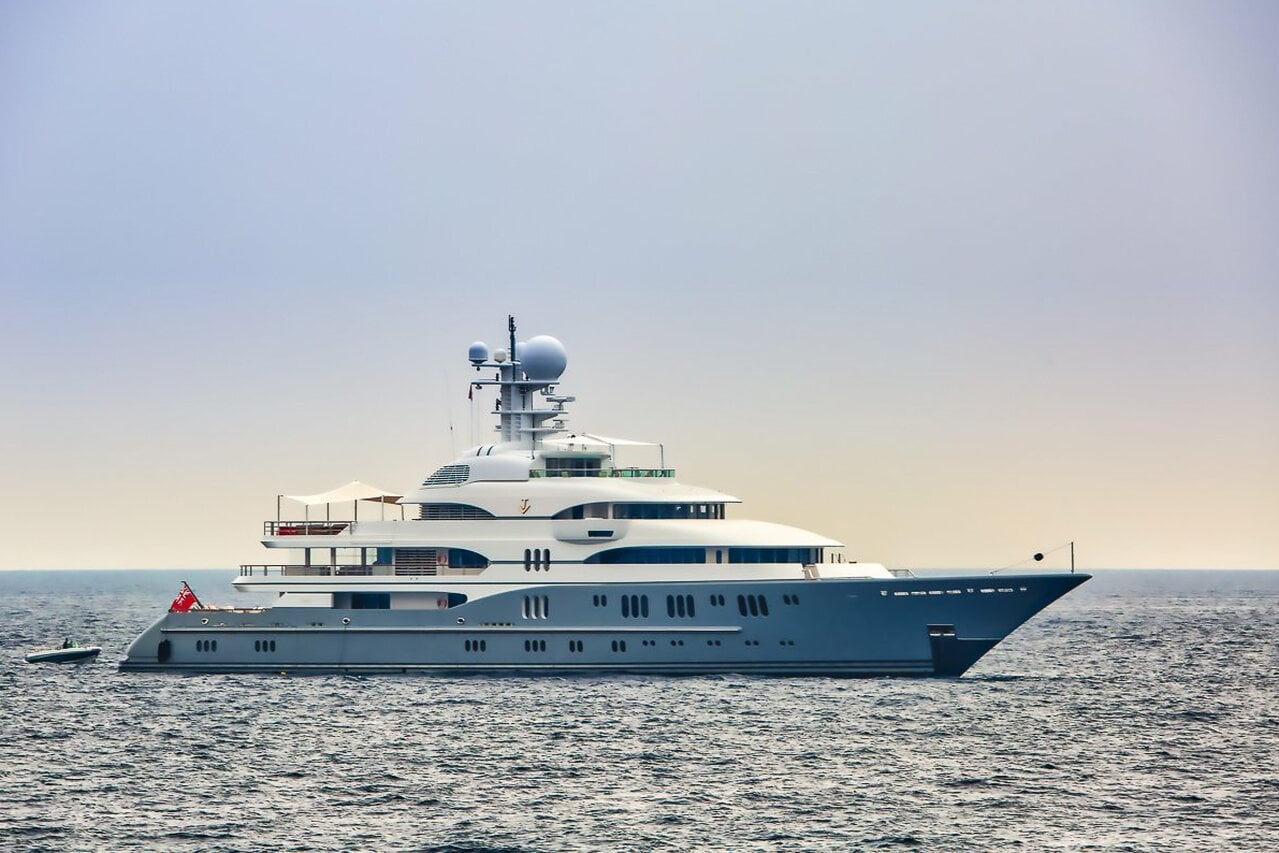 www.superyachtfan.com