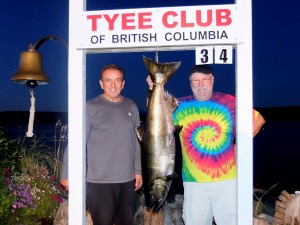 Joe-Boutilier-new-member-34-lbs-Sep-14th-740-p.m.-on-a-plug-rowed-by-Doug-Ellis-300x225.jpg