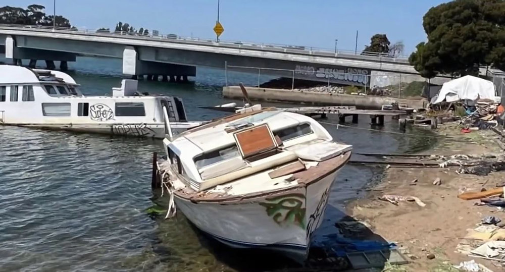 www.boatblurb.com